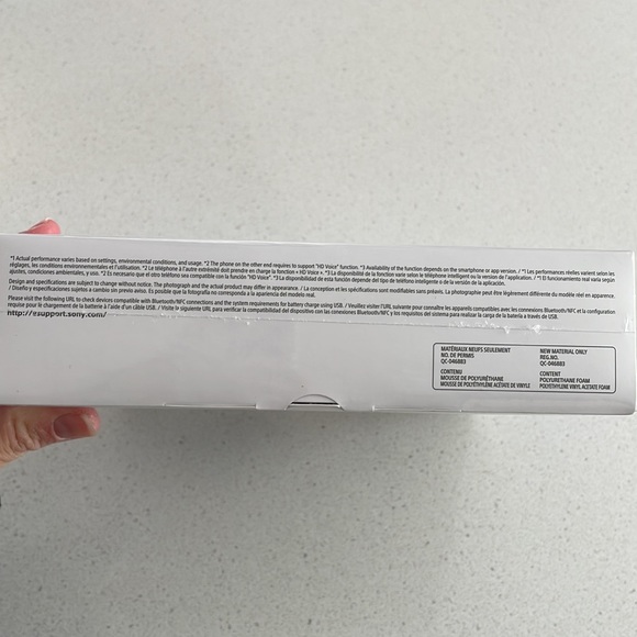 Sony Noise Cancelling Wireless Headphones - Blue - Picture 4 of 5